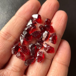 20 Pieces~Garnet Rough, Size-8-12 MM-100%Natural Garnet Gemstone, Red Garnet Rough, Unpolished Natural Garnet Rough Making Jewelry Wholesale