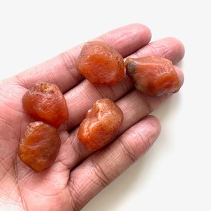 5Pcs Natural Raw Carnelian Tumbled Uncut Rough Gemstones 20x25MM Orange Carnelian Raw, Healing April birthstone Wholesale Price Gift For her