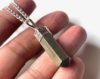 AAA - Äkta pyritpolerad pennhänge, i silver - Pyritpennhängehalsband, present till henne - Du får exakt samma hänge