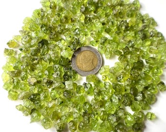 Piedra preciosa de peridoto 100 % natural en bruto (1 kg aprox.), tamaño: 7-9 mm, cristal curativo en bruto, piedra natal de agosto, para joyería.