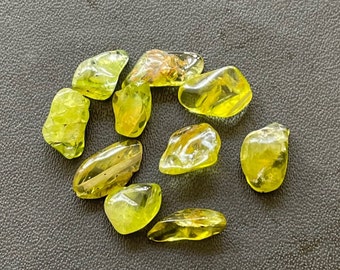 10 piezas de peridoto natural en bruto (9-6 mm), cristales de peridoto verde en bruto, cristales curativos, piedra de nacimiento de agosto, precio al por mayor, regalo para ella.