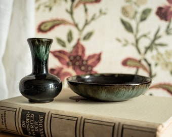 Set of Vintage saucer and mini vase | Blue Mountain Pottery | Canada