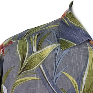 TOMMY BAHAMA Mens 100% Silk Grey S/S Luxury Hawaiian Shirt - L - 48" image 3
