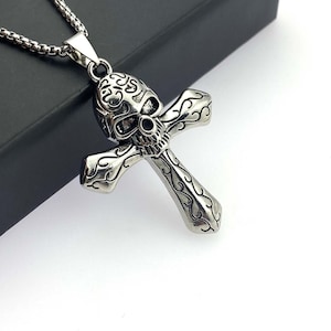 Gothic Men&#39;s Knight Skull Cross Pendant Necklace – Punk & Biker Jewelry, Creepy Goth Accessory, Halloween Necklace