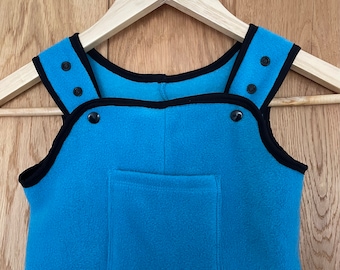 Kid’s fleece dungarees in turquoise