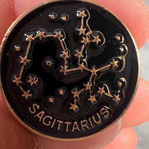 Pin de la constelación de Sagitario