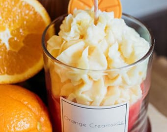 Candela artigianale in soia al gusto di gelato all'arancia e crema