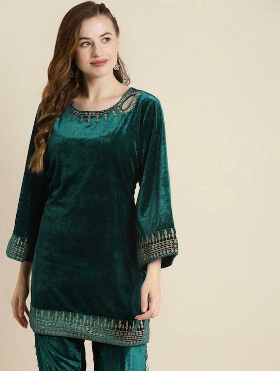 Buy the gorgeous velvet embroidered kurta set for Women | Raisin