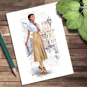 Puede incluir: Ilustración en acuarela de una mujer con blusa blanca, falda color beige y sandalias marrones. La obra presenta un fondo de paisaje urbano y escritura manuscrita. La ilustración está firmada "Janice K."