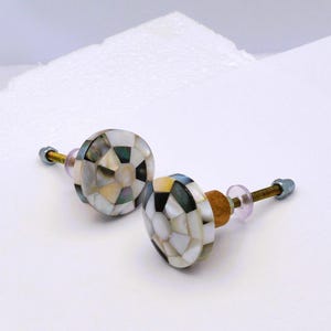 Mother of Pearl Knob, Seashell Drawer Pull, White Abalone Shell Door Handle, Kitchen Cabinet Hardware