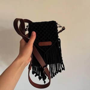 Borsa per telefono in cotone - Borsa a tracolla per telefono in macramè con cinturino in pelle