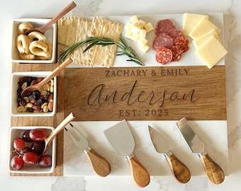 Marble and Wood Charcuterie Board, Unique Wedding Gift for Couple, 50th Anniversary, Gift Mom, Housewarming Gift, 25th Anniversary Wife Gift