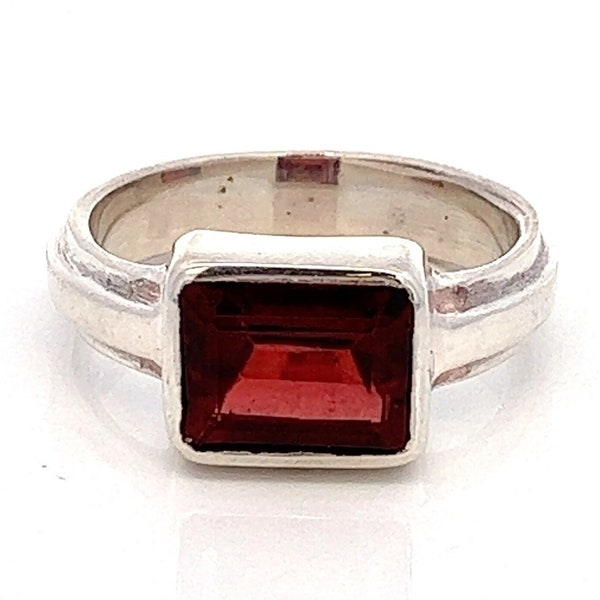 Minimalist Rectangular Garnet Sterling Silver Vintage Ring- Classic Emerald Cut~ Size 7- ET786