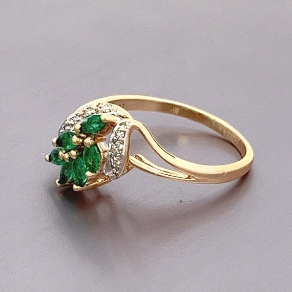 Vintage Emerald and Diamond 10k Yellow Gold  Clus… - image 3