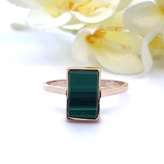 Rectangular Malachite 10k Yellow Gold Ring  - Eve… - image 1