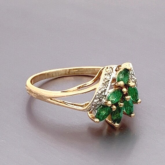 Vintage Emerald and Diamond 10k Yellow Gold  Clus… - image 2