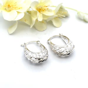 Openwork Floral Elongated Oval Sterling Silver Hoop Earrings  - Filigree Hoops  - Snap Down Post Clasp   ET4048