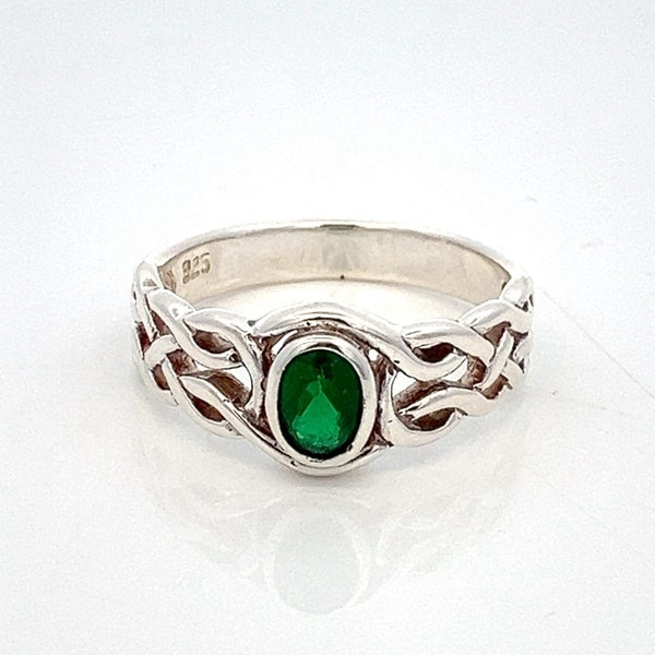 Vintage Oval Emerald Glass and Sterling Silver Celtic Knot Ring ~ Size 8 ~ ET2260