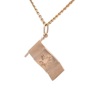 Vintage Canadian Flag Charm ~ 10k Yellow Gold  Pendant ~ ET1545