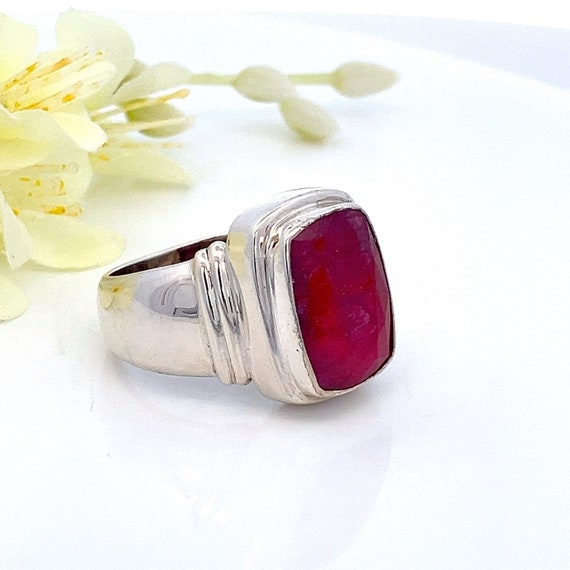 Vintage Faceted Ruby Sterling Silver Ring - Size … - image 2