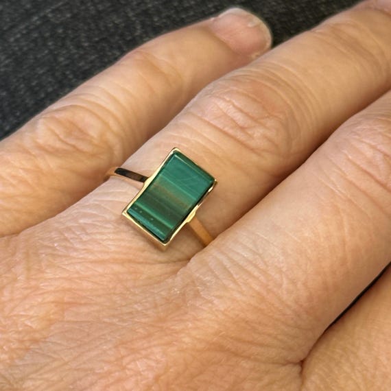 Rectangular Malachite 10k Yellow Gold Ring  - Eve… - image 2