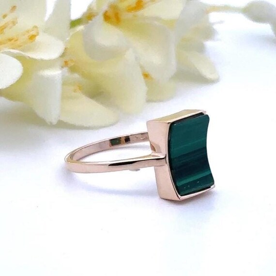 Rectangular Malachite 10k Yellow Gold Ring  - Eve… - image 3