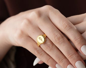 Anillo con sello de flor de nacimiento, anillo floral ovalado de oro, joyería con flor de nacimiento, regalos florales para el mes de nacimiento, anillo personalizado, regalo para el Día de la Madre