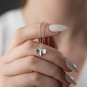 Dainty Silver Bee Necklace, Tiny Gold Bee Necklace, Honey Bee Necklace, Minimalist Bee Charm Pendant Necklace, Mothers Day Gift Gift For Her