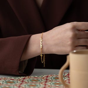 Pulsera de plata con nombre y piedra natal, pulsera con cruz y nombre escrito a mano, delicada pulsera cristiana con dije de cruz, pulsera de bautismo