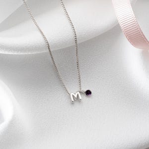 Collar personalizado con inicial y piedra de nacimiento, collar pequeño con inicial en forma de corazón y piedra de nacimiento, collar personalizado con letra y piedra de nacimiento móvil