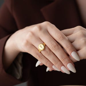 指輪・リング Flower Signet Ring #8470 GLDN Flower Personalized Ring. — GLDN