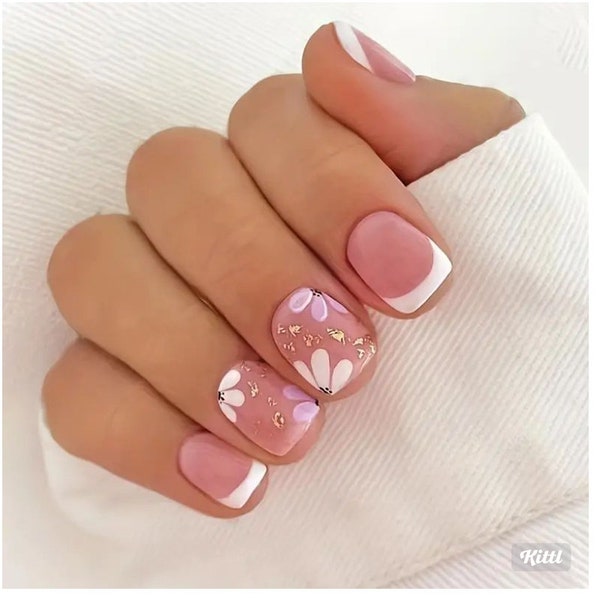 Press on Nails, Daisy Pastel, False Nail Short, False Nail Square, Fake Nail Short, Fake Nail Square, Gift for Her, Matte finish short