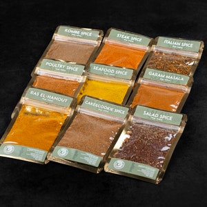 Spice sampler set with 9 different premium natural organic mix