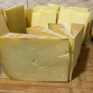 12-Month Aged Handmade Turkish Kashkaval Cheese: Ardahan Gole Cheddar