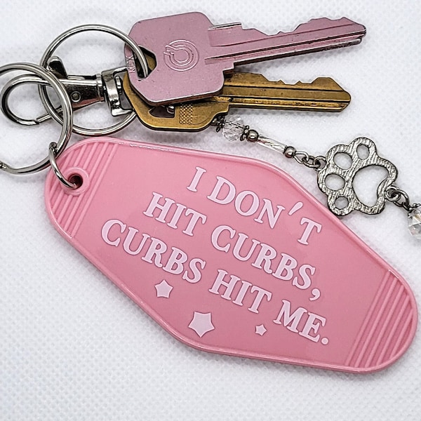 Hit Curbs Motel Keychain, Sarcastic Hot Girls Hotel Motel Room Key Charm, Curbs Hit Me Funny Pink Retro Keyring Chain Gift for Girlfriend