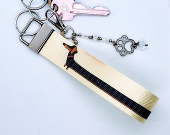 Cute Dachshund Wristlet Keychain, Hot Dog Mom Gifts for Her, Dog Mama Yellow Key Fob Holder Wrist Strap Key Chain, Dog Dad Car Accessories