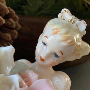 Vintage Spaghetti Trimmed Figurine
