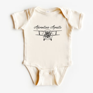Adventure Awaits, Infant Bodysuit | Pregnancy Announcement | Future World Traveler | Baby Shower Gift | Vintage Airplane Aviation | Boy Girl