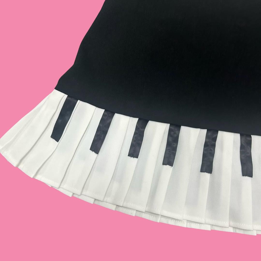 Music Legs Women's Solid Pleated Skirt - Mini Skirt With Wide Waistband
