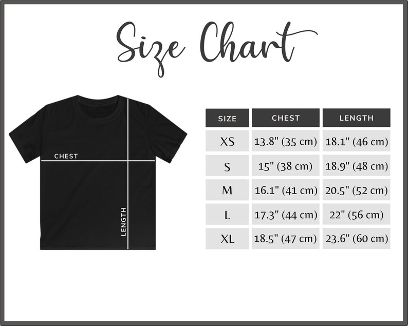 Puede incluir: Tabla de tallas para una camiseta con medidas en pulgadas y cent&iacute;metros. Las tallas incluyen XS, S, M, L y XL. La tabla muestra las medidas de pecho y longitud.