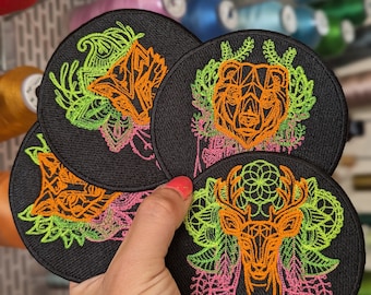 Embroidered patch deer wolf lion fox MANDALA. To sew or iron on. Price per unit. Own design. 10cm. Fluorescent colours.
