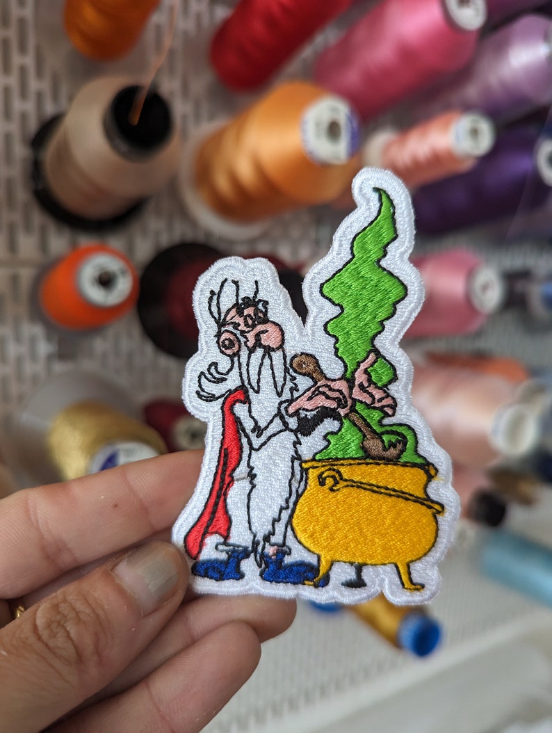 Patch brodé Panoramix. Astérix et Obélix. A coudre ou à repasser image 3