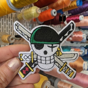 Patch brodé badge pirate Zoro One Piece. à coudre ou à repasser image 2