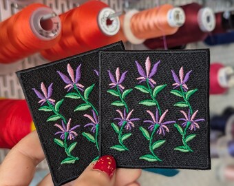 Tall Flowers embroidered patch. Sew-on or iron-on. Custom design. 7.5cm.