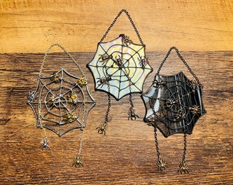Spider Web Stained Glass Suncatcher – Spooky Halloween Window Decoration