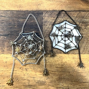 Spider Web Stained Glass Suncatcher – Spooky Halloween Window Decoration