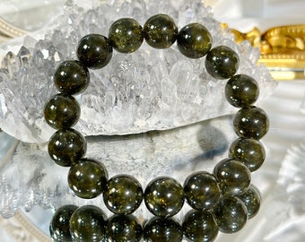 Bracciale con perline di tsavorite/granato verde naturale non tinto e non trattato da 13 mm 13咪捷克色沙弗莱/绿石榴石圆珠手串