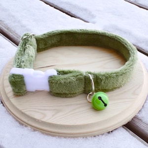 Collar mullido verde bosque de 30 a 45 cm para mascotas, ideal para cosplay y adultos.