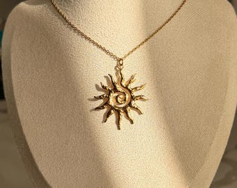 18K vergulde spiraalvormige zonnestraalhanger, minimalistische hemelse sieraden, sieraden cadeau voor haar