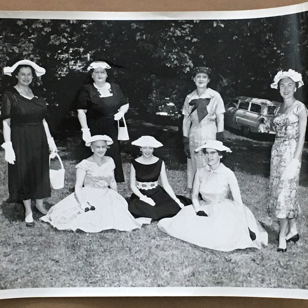Authentic Vintage 1950s-1960s Photo, Women Friends Outdoors Ladies | Junk Journal Smash Book Scrapbooking Collage Mixed Media Frameable